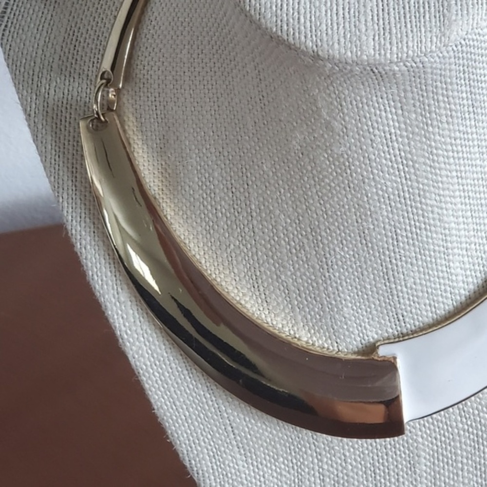 Bebe Necklace - Picture 4 of 5